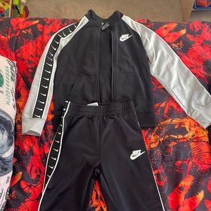 Size 7 Nike Outfit Kids